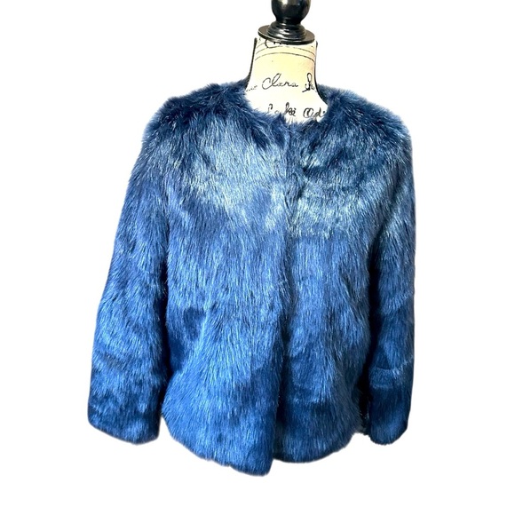 GOLDIE Faux Fur Beautiful Blue Jacket Sz Small - Picture 1 of 13